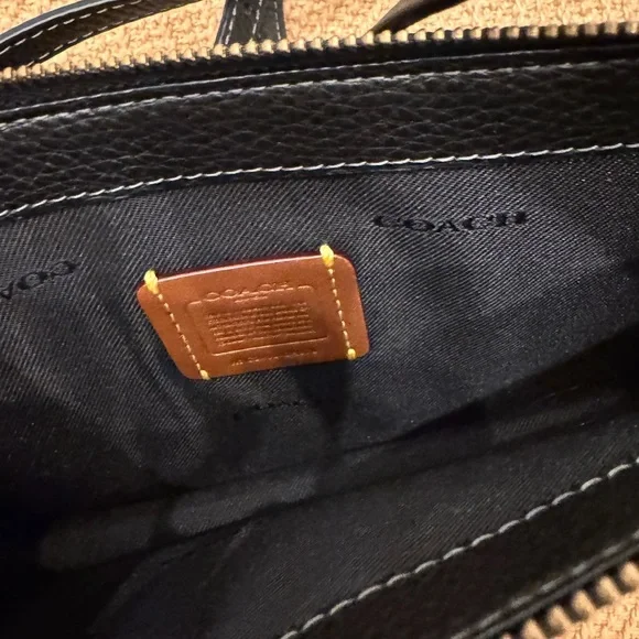 Coach black Pebbled Leather Crossbody Wallet - Classic Women's Bag - Picture 3 of 6